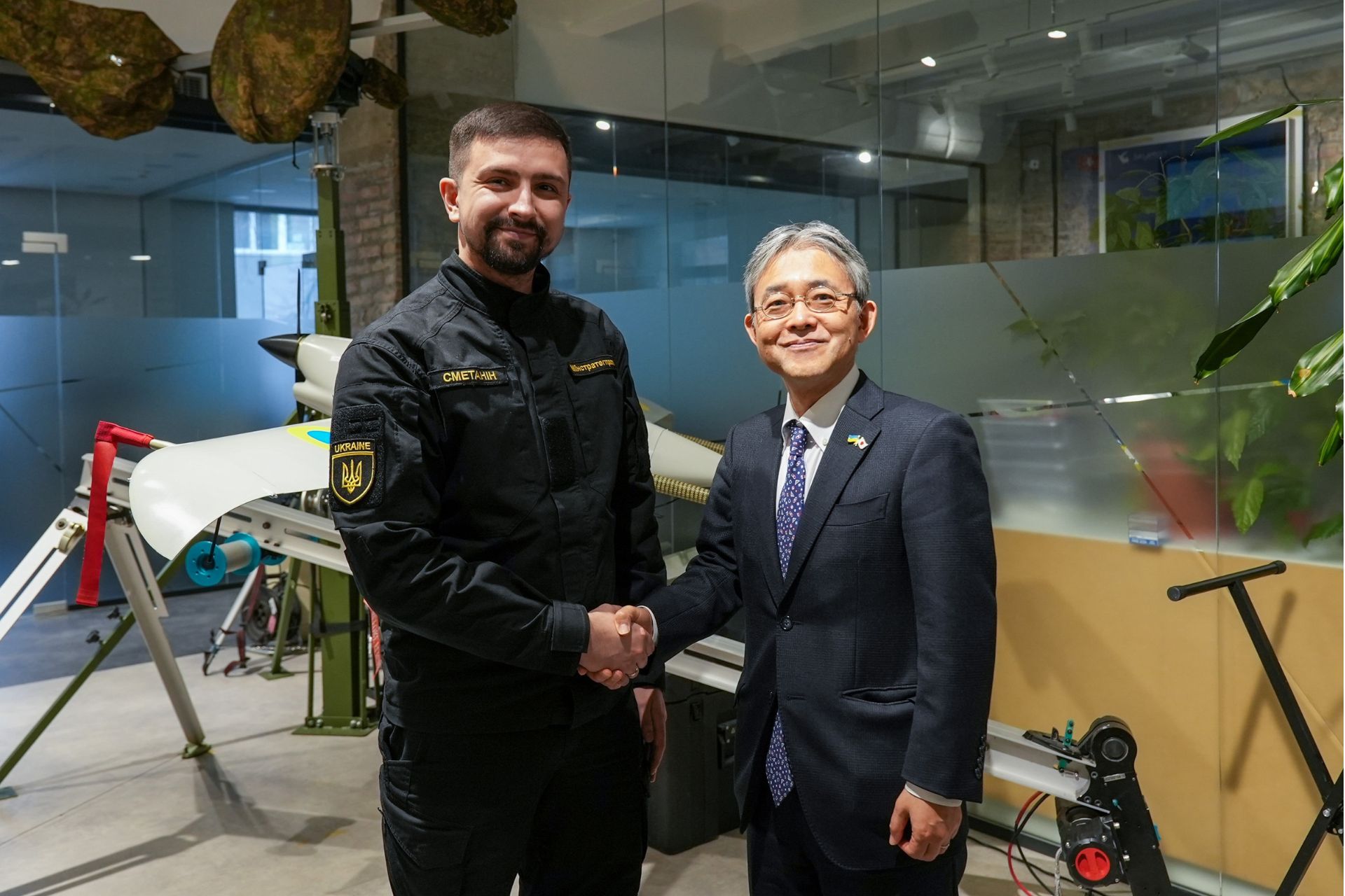 乌克兰和日本在无人机技术和国防方面建立新的联系