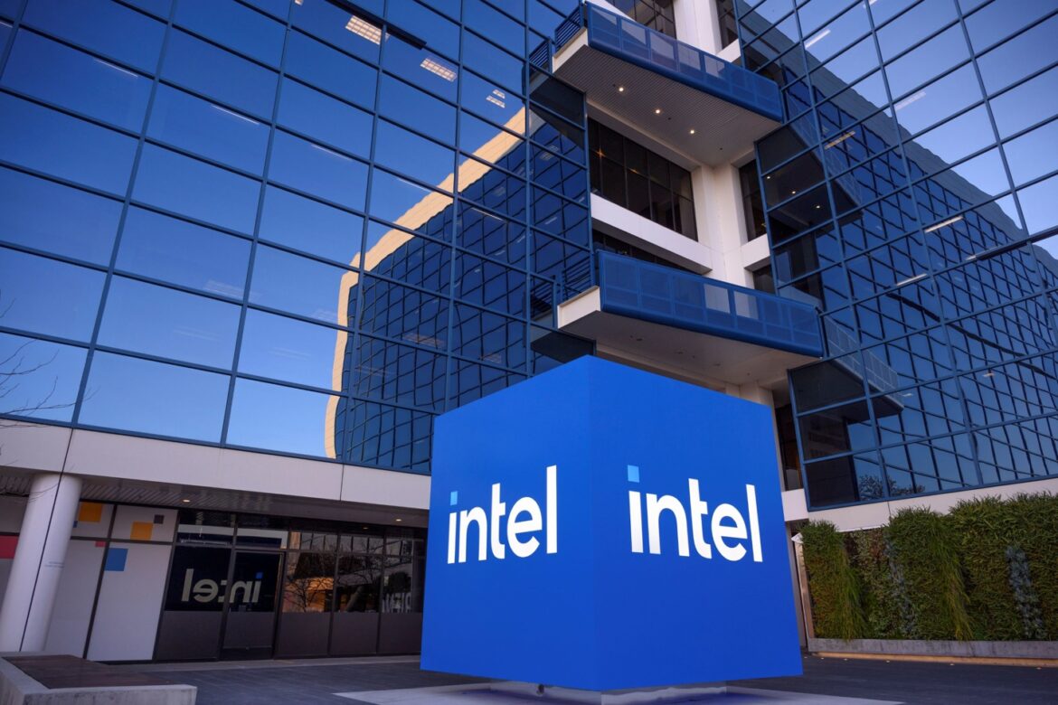 英特尔CFO：近期无为代工业务引入投资者计划，需外部订单支持Intel 14A
