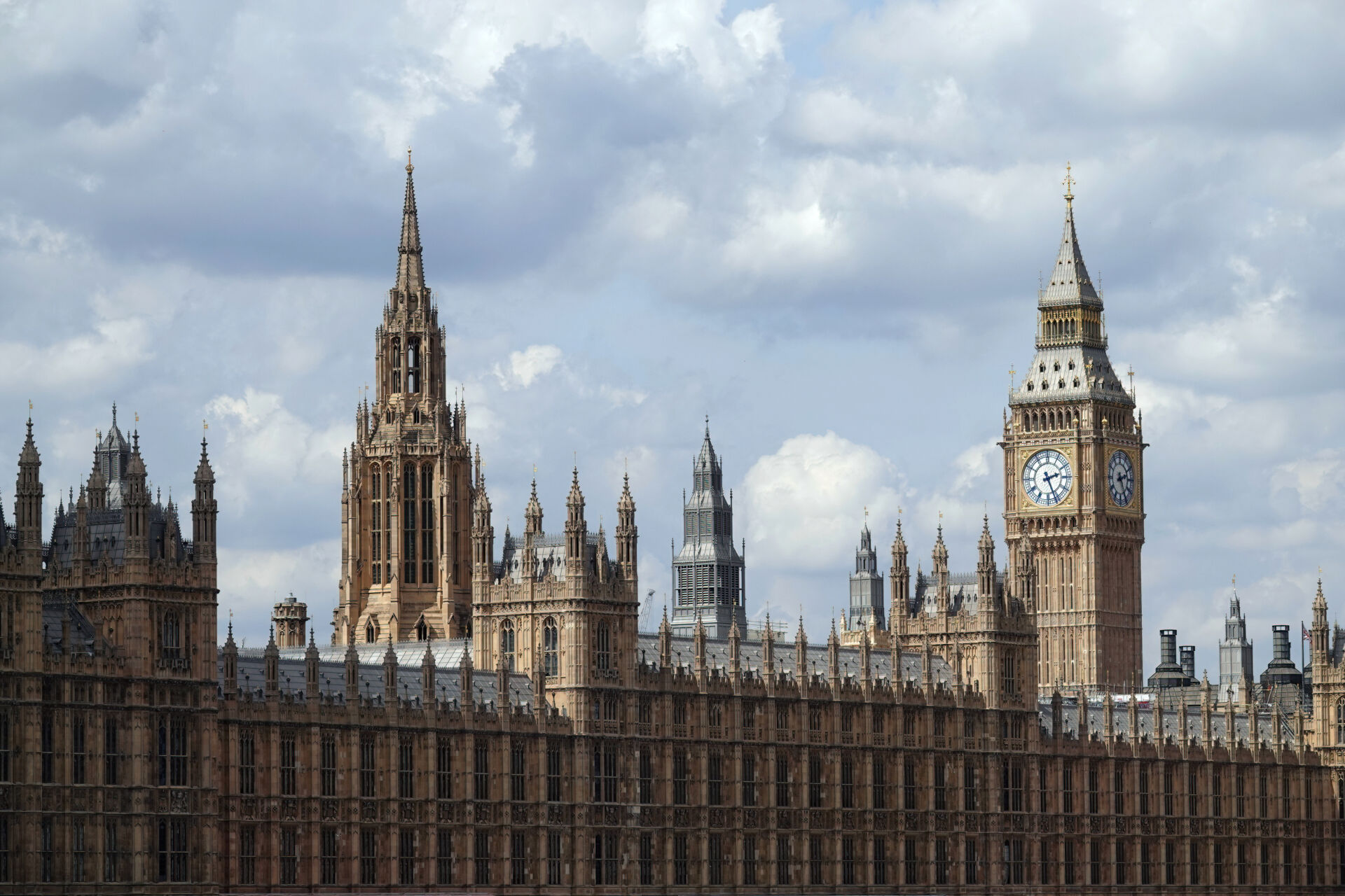 英国政府发布AI与版权临时政策