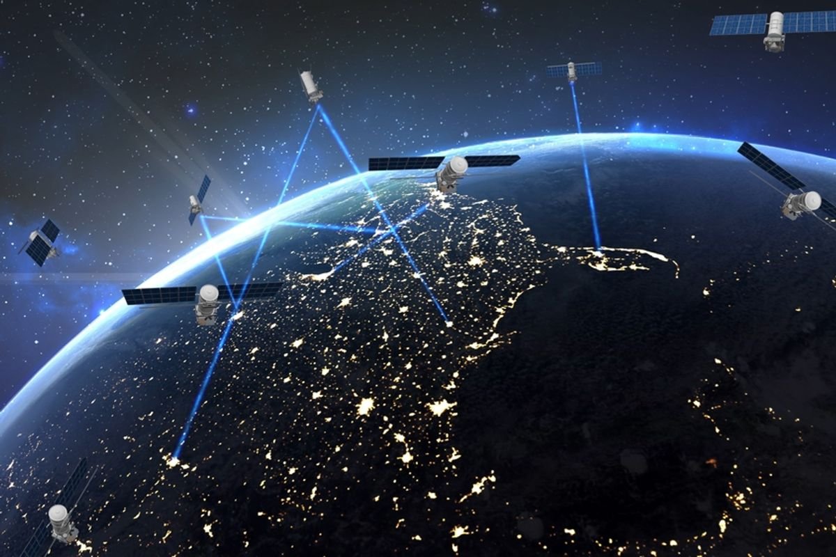 1.5万颗卫星环绕地球：夜空光污染加剧