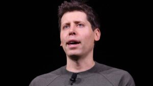 OpenAI 老板 Sam Altman 说，在短短十年内，“地球上的每个人都将能够完成比当今最具影响力的人所能完成的更多事情”