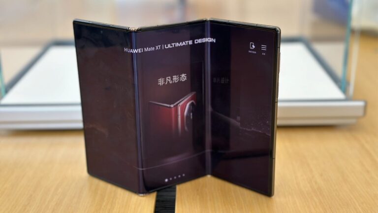 华为以手风琴为灵感的 Tri-Fold 智能手机在全球发布