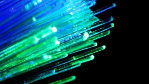 中国科学家声称神经网络技术将光纤带宽提高了 10,000 倍