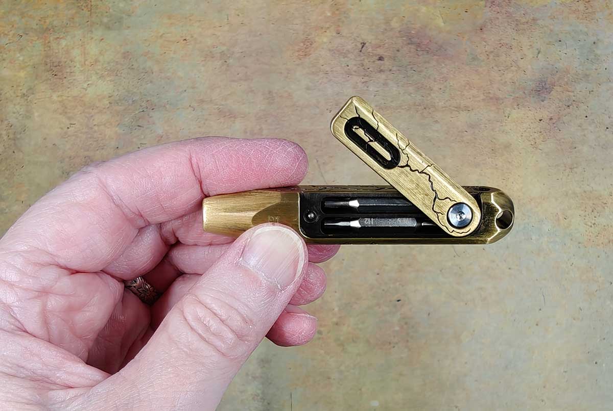 OLIGHT Otacle D1 将一个微型 EDC 六角螺丝刀放在您的口袋里