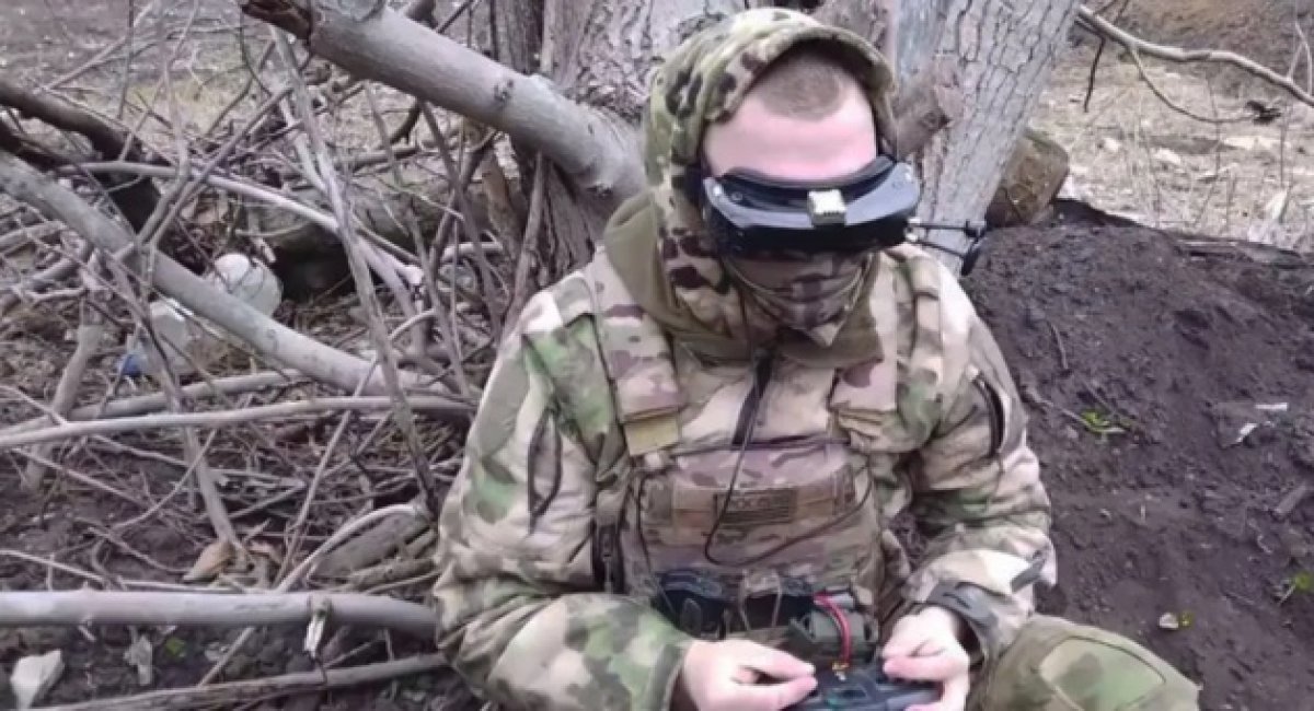 乌克兰国防情报部门支持俄罗斯 FPV 无人机飞行员护目镜的一系列爆炸