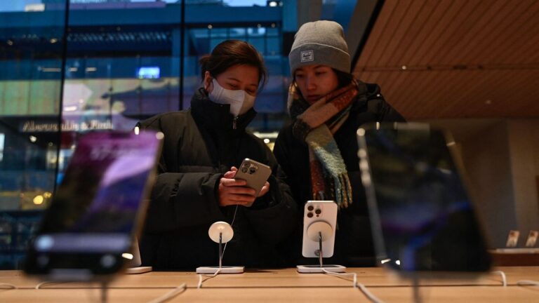 iPhone 16e 如何帮助苹果今年创下销量纪录