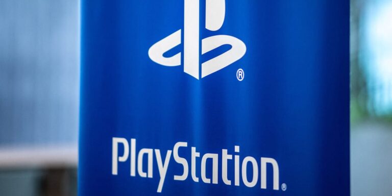 PlayStation 长达一天的全球宕机扰乱了在线游戏经济并重创了索尼的股票