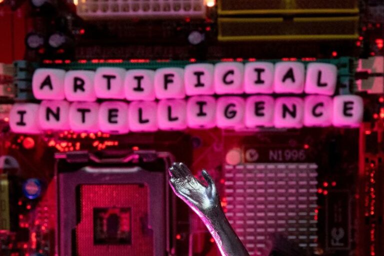 前 OpenAI 技术主管 Mira Murati 的 AI 初创公司从竞争对手那里挖掘顶级研究人员
