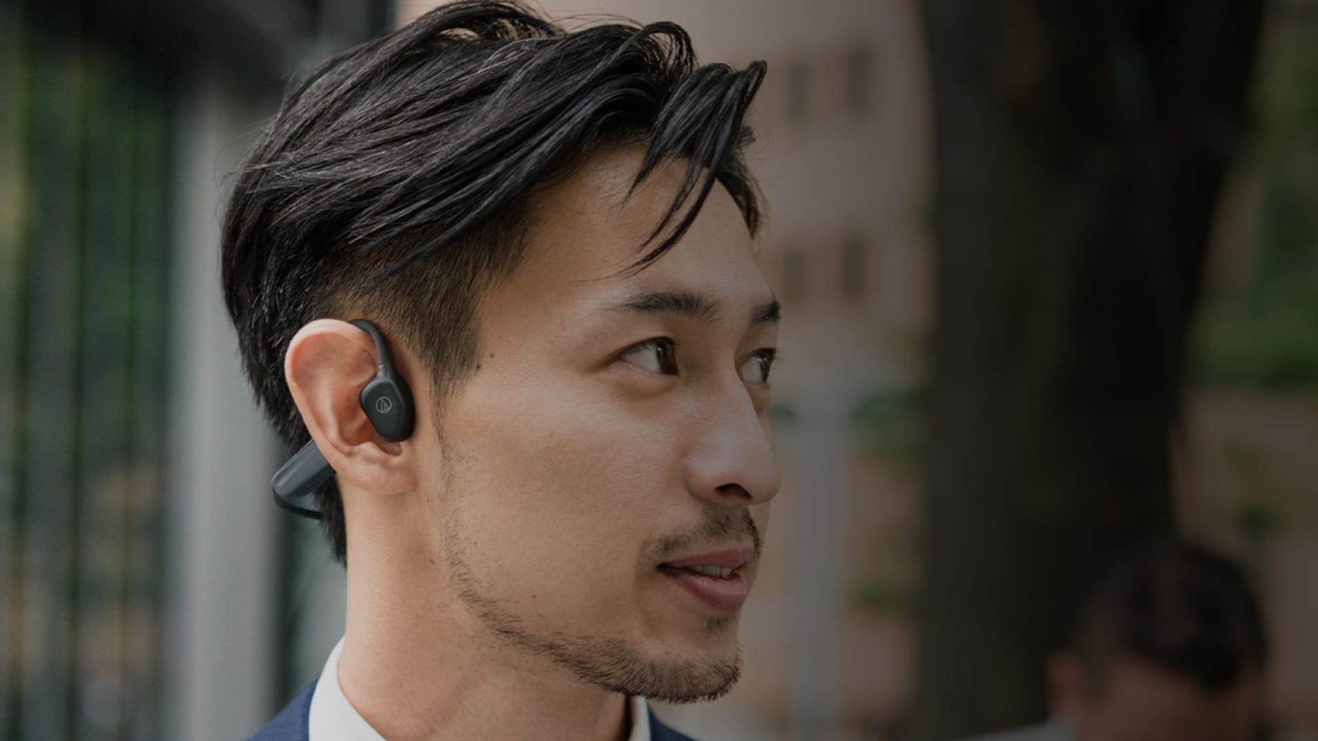 Audio-Technica 的新型软骨传导耳机提高了舒适度和质量