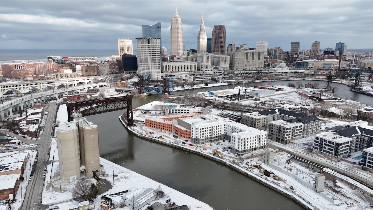 克利夫兰如何使用其河滨房产（无人机镜头）