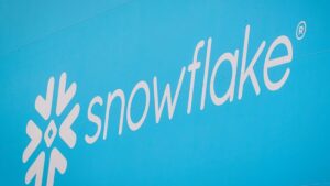 云分析公司 Snowflake 预测全年产品收入乐观;首席财务官 Michael Scarpelli 即将退休
