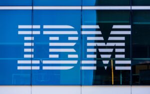 内部人士表示，IBM 更广泛的重返办公室计划对年龄较大、成本更高的员工造成了沉重打击