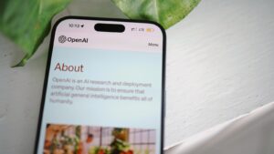 AI 竞赛升温，OpenAI 校友四处游荡
