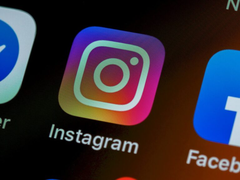 新的 Instagram 更新引入了消息调度和聊天内音乐功能