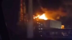 俄罗斯声称无人机袭击了他们的伏尔加格勒州的石油中转站