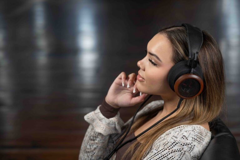 你不会相信 Grado 最新的 Signature 耳机是由什么制成的