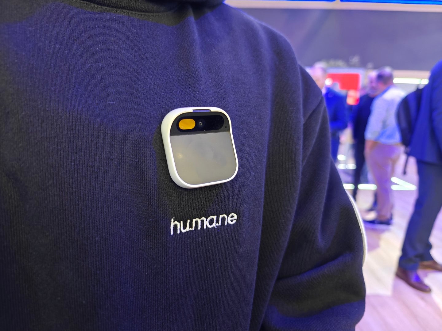 Humane AI Pin 在 HP 出售后下线，买家被搞砸了