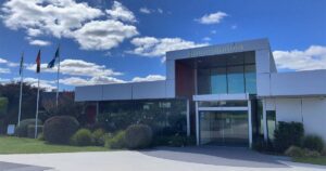在网上发布露骨的 AI 图像后，学校学生被停学