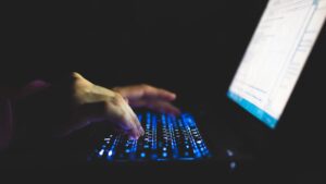 AI 如何帮助您降低工作电子邮件语音