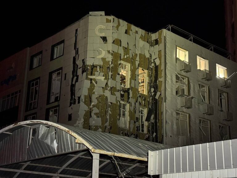 过去一天，俄罗斯在乌克兰各地发动袭击，造成 1 人死亡，14 人受伤