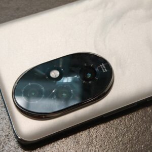 HONOR 200 Pro 评测：智能手机中标志性的 Studio Harcourt 肖像风格