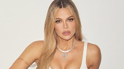 40 岁的科勒·卡戴珊 （Khloe Kardashian） 透露，几位著名男子“同时”袭击了她和 44 岁的妹妹金