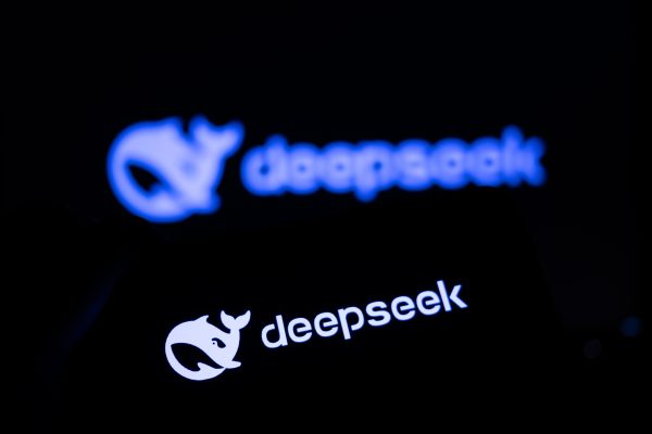 DeepSeek 和 AI 竞赛