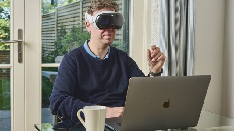Apple Vision Pro 可能会在几周内获得自发布以来最大的更新