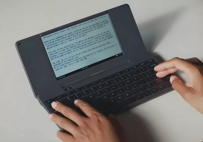 Pomera D250US 数字打字机为美国带来无干扰写作，打破其众筹目标