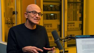 Microsoft 首席执行官表示 AI 系统“过度构建”，将 AGI 里程碑视为进步的展示