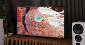 TCL QM6K 评测：惊人的图片，甜美的价格标签