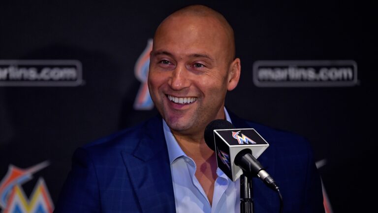 德里克·杰特 （Derek Jeter） 发布了对洋基队结束胡须政策的搞笑反应