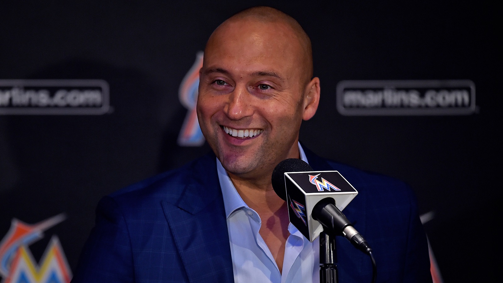 德里克·杰特 （Derek Jeter） 发布了对洋基队结束胡须政策的搞笑反应