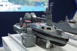 IDEX 2025 – 土耳其推出单体船和三体船配置的 Marlin USV