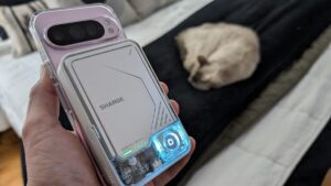 我发现了一个 MagSafe 电池组，它可以完美地与我的 Pixel 9 Pro 配合使用 - 而且令人印象深刻