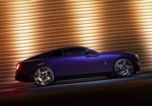 劳斯莱斯在 Black Badge Spectre EV 上更大胆