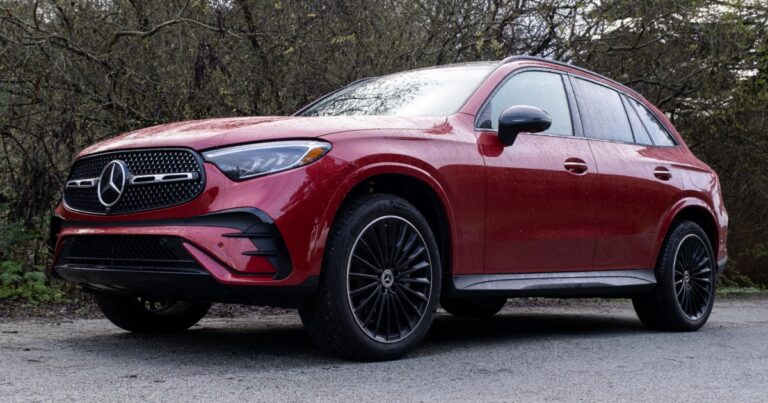 2025 梅赛德斯-奔驰 GLC 350e 评测：运动感和坚实的电动续航里程