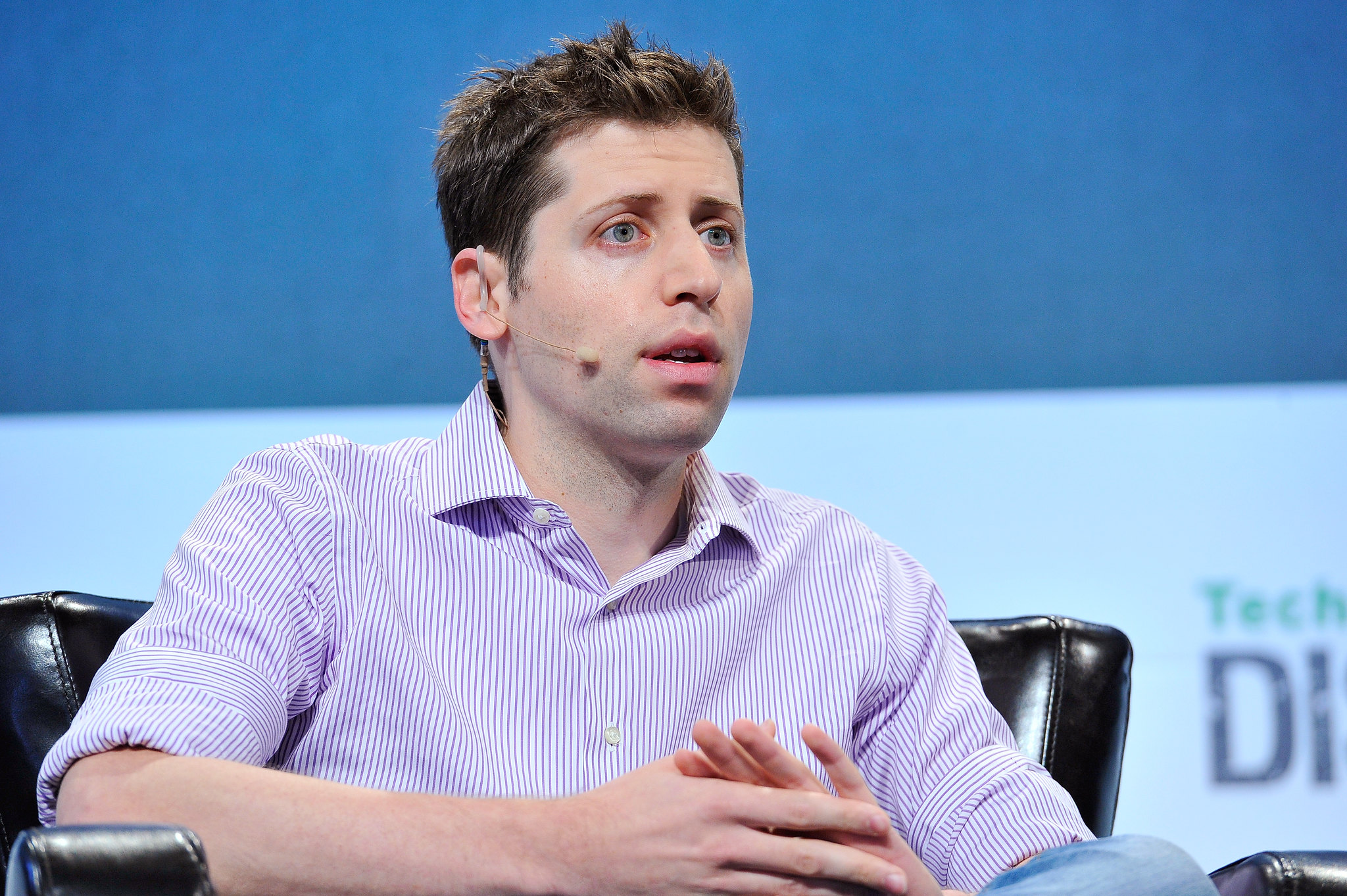 Sam Altman 承诺在 OpenAI 努力实现 AGI 的过程中更加开放