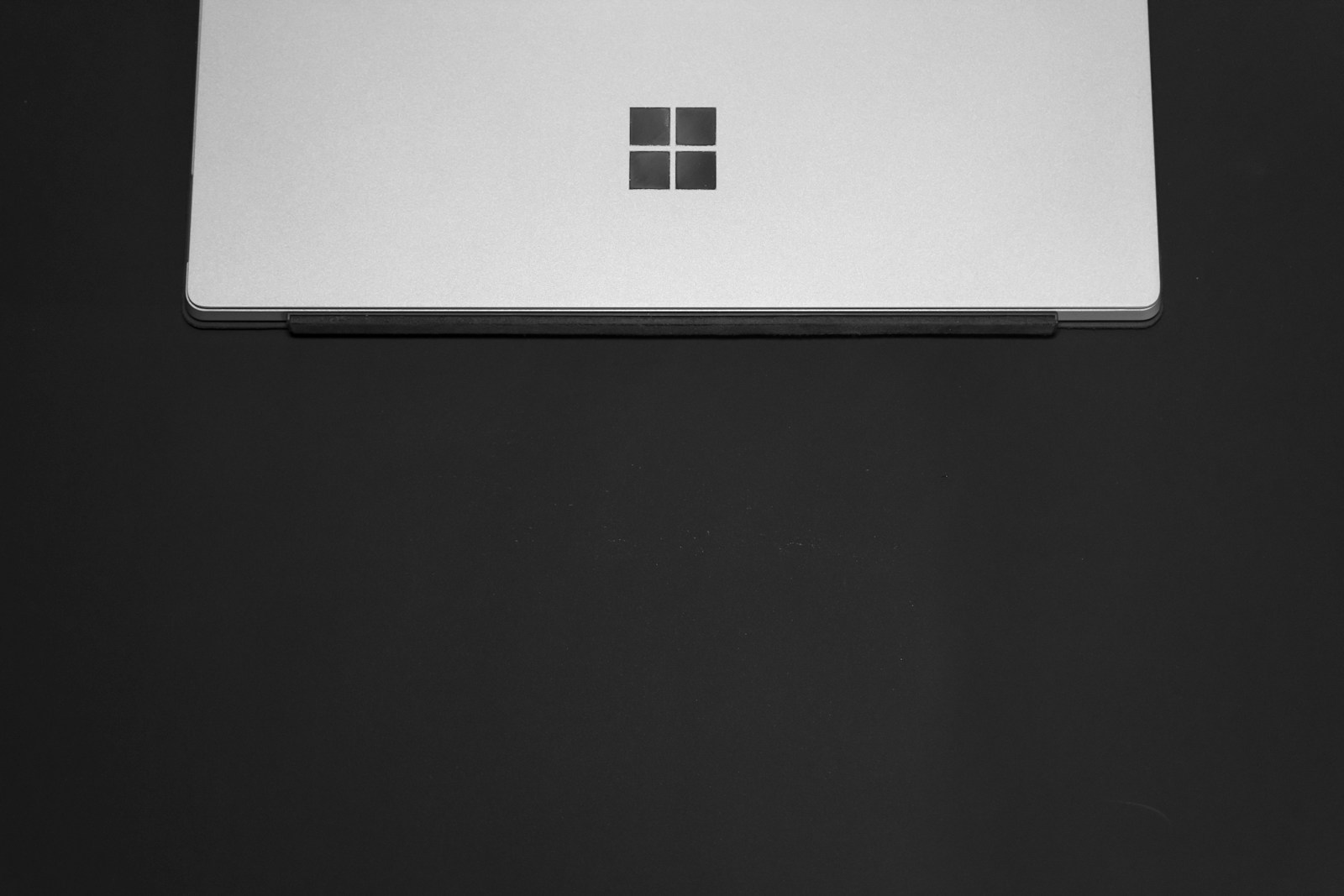 Microsoft、Amazon、Alphabet：顶级 AI 股票飙升