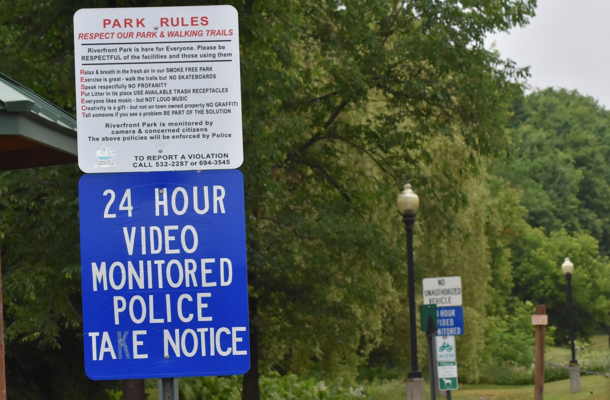 缅因州小镇关闭了监控系统