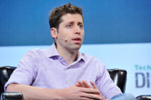 Sam Altman 承诺在 OpenAI 努力实现 AGI 时更加开放
