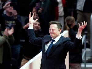 埃隆·马斯克 （Elon Musk） 领导的集团以 974 亿美元出价收购 OpenAI