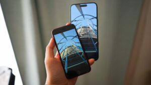 我在 2025 年重新审视了 iPhone SE，它让我对除了它本身之外的一切感到兴奋