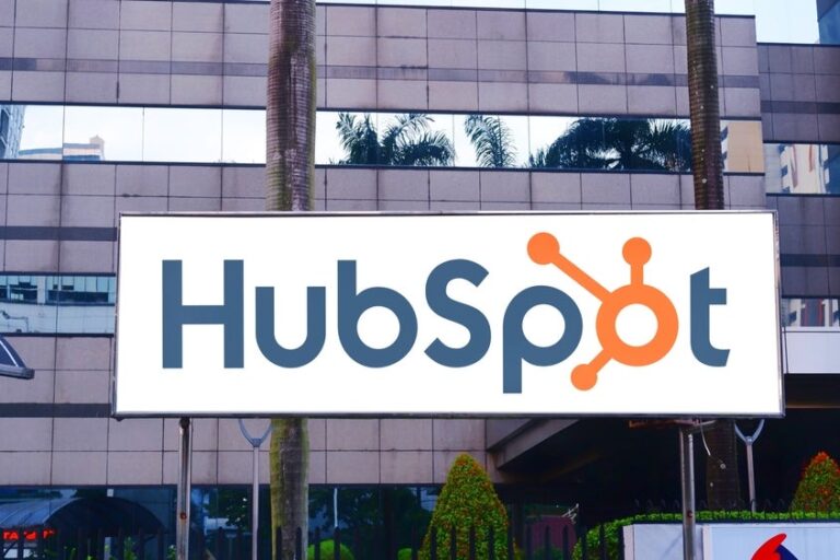 HubSpot 发布稳健的第四季度：分析师表示，AI 将“加强多云平台的价值”