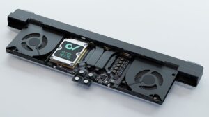 硬件设计师在 Framework 模块化笔记本电脑上使用自定义 SDR 模块开发无人机干扰器