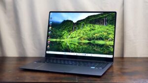 三星的新旗舰笔记本电脑可与 MacBook Pro 相媲美，这不仅仅是因为显示屏