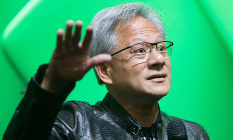 英伟达首席执行官：第四季度收入同比增长 80%，因为 Agentic AI 旨在实现业务转型