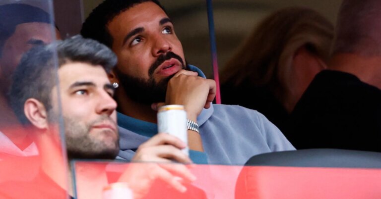 Drake 在滑稽奇异的镜头中向 Penthouse 无人机扔凉鞋