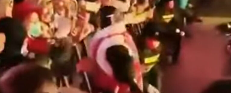 机器人用头撞女人的病毒视频引发了安全问题