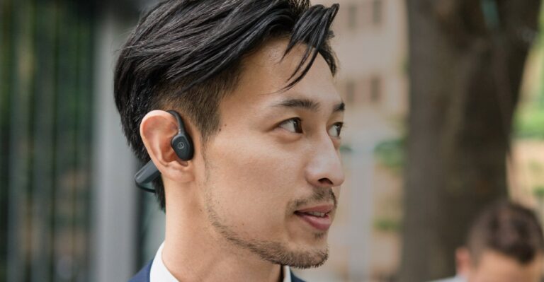 Audio-Technica 的新型软骨传导耳机提供更长的电池寿命